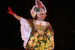 Olga Timichenko se presenta en el Circo Atayde Hermanos