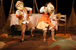 Compania Divadlo presenta Hansel y Gretel en el Teatro Julio Castillo 