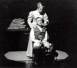 Arturo Rios actua en Casa de Munecas de Henrik Ibsen