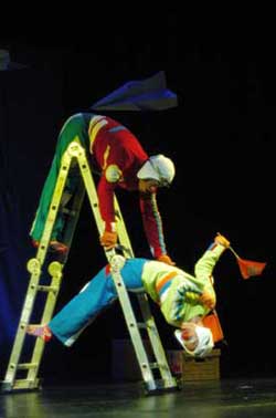 Emilio Cardenas dirige Historias en V planivuelo