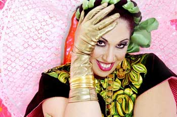 Regina Orozco presenta Rosa Mexicano en el Lunario