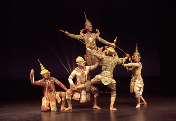 La Escuela de Estudios de Arte DramÃ¡tico de Bangkok se presenta en el Teatro de la Danza
