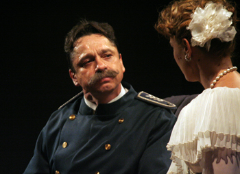 El Padre, dirigida por JosÃ© Luis Moreno se presenta en el Teatro de la Paz