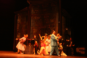 Nancy Herrera interpreta a Rossina en El barbero de Sevilla que se presenta en el Palacio de Bellas Artes