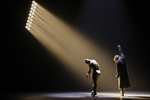 Emio Greco presenta la coreografÃ­a Conjunto di NERO en Bellas Artes