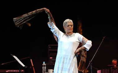 Eugenia León clausura el Cervantino Eugenia León clausura el Cervantino