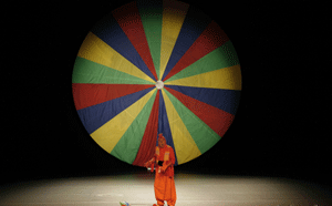 La bola risa, puesta en escena infantil de Aziz Gual se presenta en el Teatro Julio Castillo