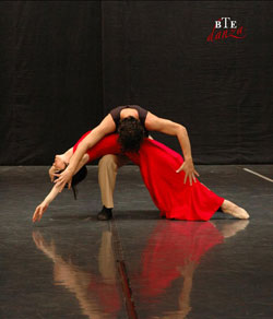 Ballet Teatro del Espacio presenta el espectÃ¡culo Carmen 2002 en el CENART