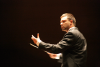 Rodrigo MacÃas dirige a la Orquesta Filarmónica de la UNAM, Segunda Temporada 2011. Sala Nezahualcóyotl del Centro Cultural Universitario, junio 2011 Rodrigo MacÃas dirige a la Orquesta Filarmónica de la UNAM, Segunda Temporada 2011. Sala Nezahualcóyotl del Centro Cultural Universitario, junio 2011