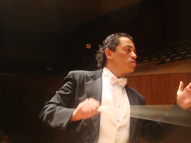 Francisco Cedillo dirigió a la Orquesta Filarmónica de la UNAM en un concierto especial que llevó por tÃtulo Éxitos de los años setentas y ochentas, abril 2012 Francisco Cedillo dirigió a la Orquesta Filarmónica de la UNAM en un concierto especial que llevó por tÃtulo Éxitos de los años setentas y ochentas, abril 2012