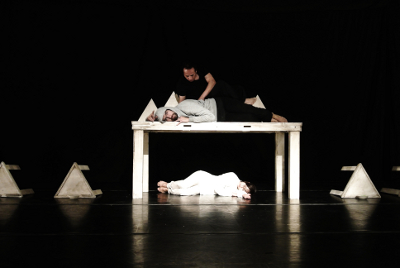 Utopia Danza Teatro presenta La ultima cancion del dia, obra de Marco Antonio Silva, en el Palacio de Bellas Artes, julio 2013