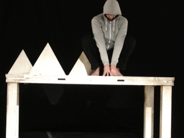 Utopia Danza Teatro presenta La ultima cancion del dia, obra de Marco Antonio Silva, en el Palacio de Bellas Artes, julio 2013